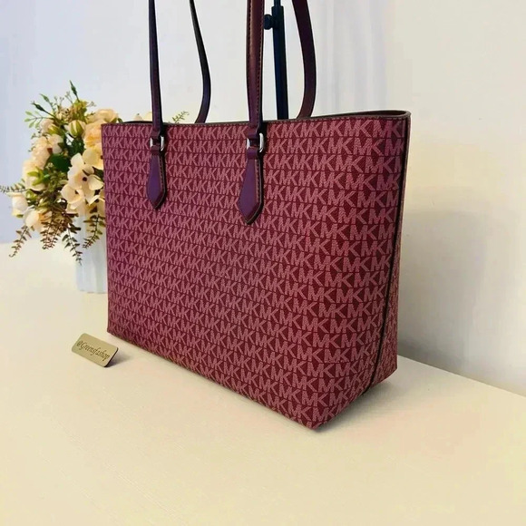 Michael Kors Sheila Large Signature Logo and Metallic Tote Bag - Picture 5 of 10